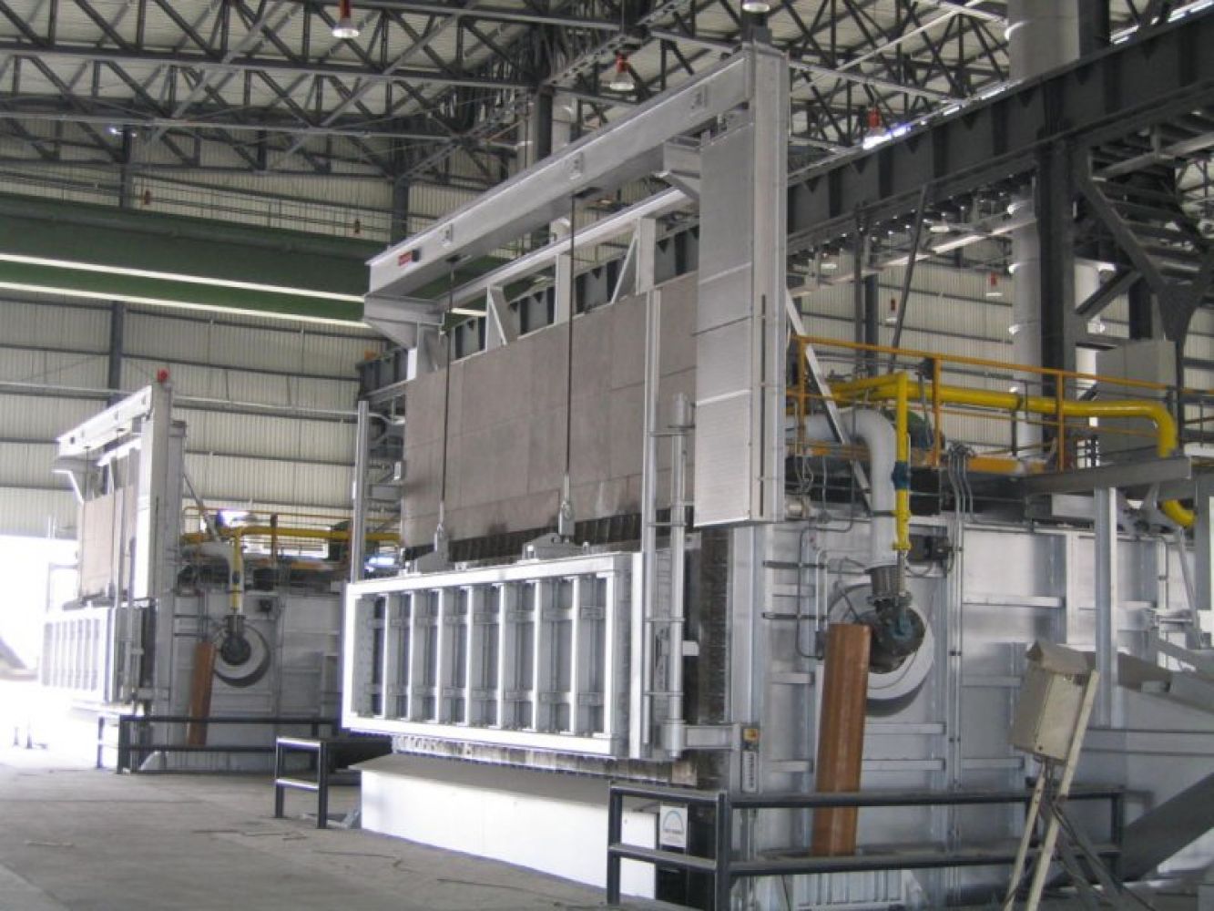 Customized Gas Fired Aluminum Melting Furnace Manufacturers and